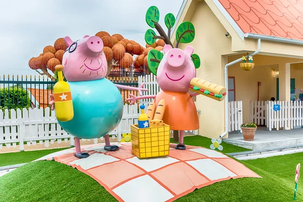 Castelnuovo Del Garda, İtalya - 1 Mayıs: Peppa Pig arsa, tema alan Gardaland eğlence parkı Lake Garda, İtalya, 1 Mayıs 2018. Parkta her yıl yaklaşık 3 milyon ziyaretçi çeken
