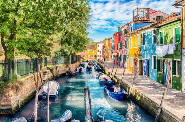 Coloridas Casas Pintadas Largo Del Canal Isla Burano Venecia Italia — Foto de Stock