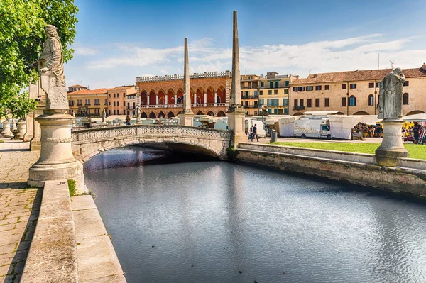 Scenic Square Prato Della Valle Its Beautiful Canal Padua Largest — Stock Photo, Image