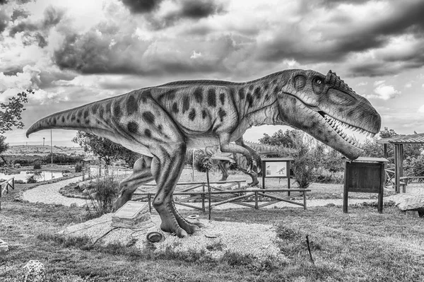 ベニス イタリア Carcharodontosaurus 恐竜特集ラーミス 南イタリアの小さな町サン マルコの恐竜公園で 2018 — ストック写真