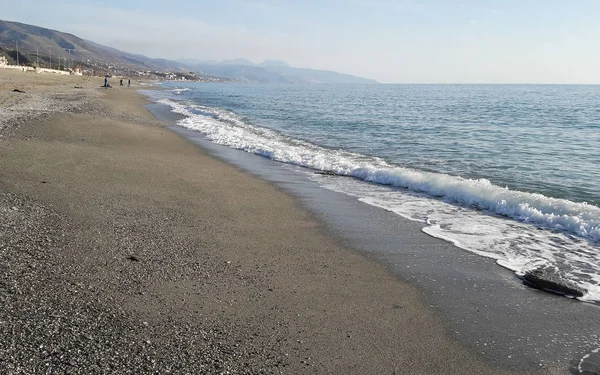 Calabria Talya Thyrrenian Sahilinde Manzaralı Kumlu Bir Sahil Manzarası — Stok fotoğraf