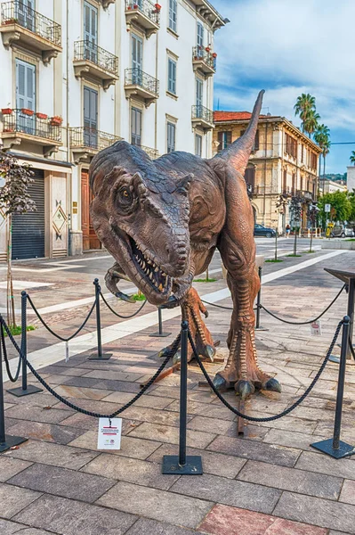 Cosenza Italia Agosto Dinosaurio Tyrannosaurus Rex Aparece Exposición Aire Libre — Foto de Stock