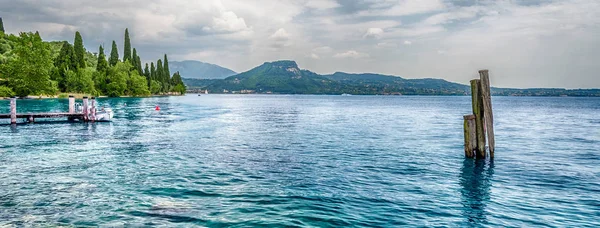 Punta San Vigilio Talya Dan Garda Gölü Üzerinden Manzaralı Panoramik — Stok fotoğraf