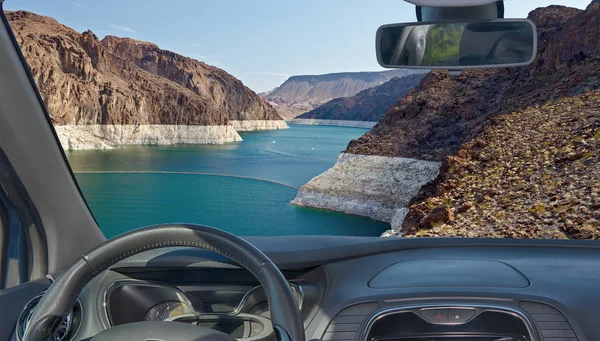 Mirando Través Parabrisas Con Vista Río Colorado Frente Presa Hoover — Foto de Stock