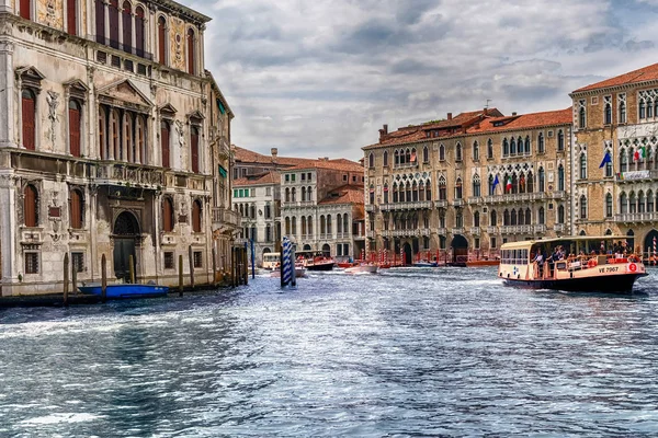 Venezia Italia Aprile Architettura Scenica Lungo Canal Grande Nel Quartiere — Foto Stock