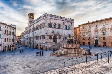 Doğal Piazza IV Novembre, ana kare ve Perugia, İtalya ortaçağ mimarisinin şaheseri görünümünü