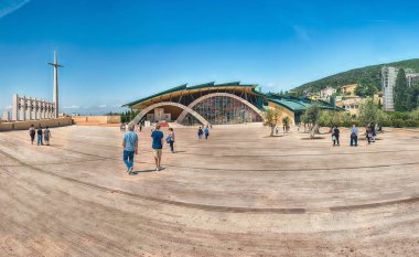 San Giovanni Rotondo, İtalya - 10 Haziran: Panoramik Kutsal Aziz Pio Pietrelcina, Katolik tapınak 10 Haziran 2018 Renzo Piano San Giovanni Rotondo, İtalya, tasarım, cephe