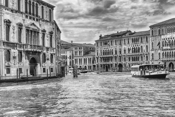 Benátky Itálie Dubna Malebná Architektura Podél Canal Grande San Marco — Stock fotografie
