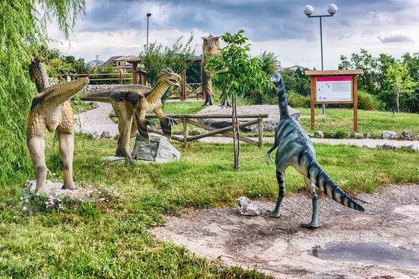 ベニス イタリア 恐竜注目ラーミス 南イタリアの小さな町サン マルコの恐竜公園での 2018 — ストック写真