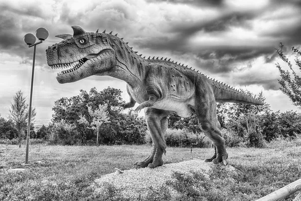 Сан Марко Ламисе Италия Июня Динозавр Карнотавра Изображённый Дино Парке — стоковое фото