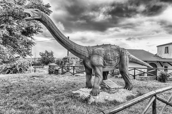 ベニス イタリア Saltasaurus 恐竜特集ラーミス 南イタリアの小さな町サン マルコの恐竜公園で 2018 — ストック写真