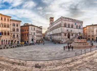 Panoramik Piazza IV Novembre, Perugia, İtalya