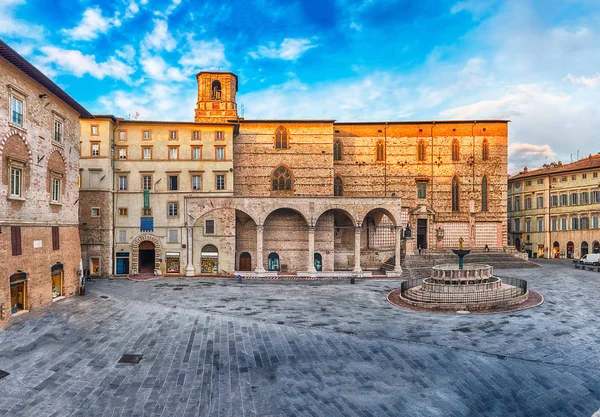 Panoramik Piazza IV Novembre, Perugia, İtalya