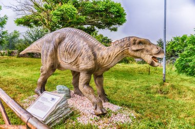 Güney Italya 'da bir Dino Park içinde Iguanodon dinozor