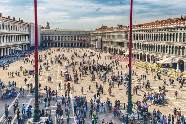 Aerial view of the iconic St. Mark's Square, Venice, Italy — Stock Photo, Image