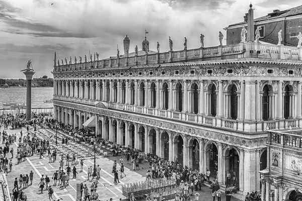İkonik St. Mark 's Meydanı 'nın havadan görünümü, Venedik, Italya