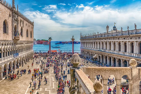 Vista aérea de la icónica Plaza de San Marcos, Venecia, Italia — Foto de Stock