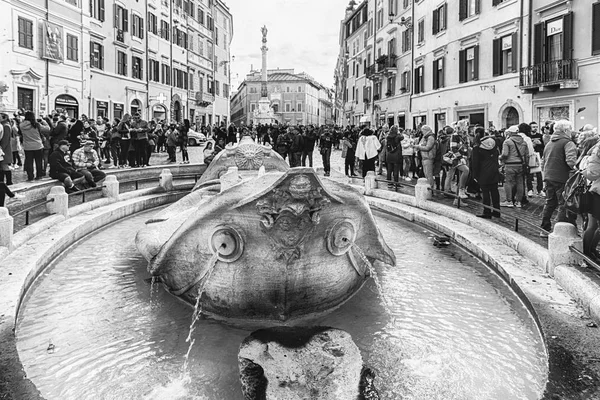 Fontana della Barcaccia, Roma 'da ikonik bir dönüm noktası, Italya
