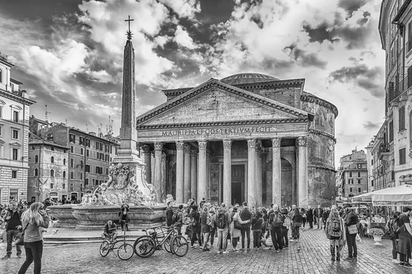 Facciata del Pantheon, simbolo di Roma, Italia — Foto Stock