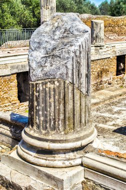 Villa Adriana, Tivoli, İtalya 'daki Korint harabeleri