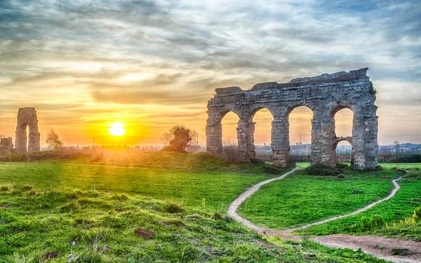 Ruiny Parco degli Acquedotti, Rzym, Włochy — Zdjęcie stockowe