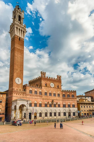 Siena Talya Nın Simgesel Simgeleri Olan Torre Del Mangia Ortaçağ — Stok fotoğraf