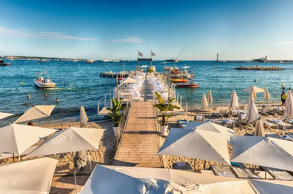 Cannes Cote Azur Fransa Daki Majestic Barriere Otelinin Plajında Ağustos — Stok fotoğraf