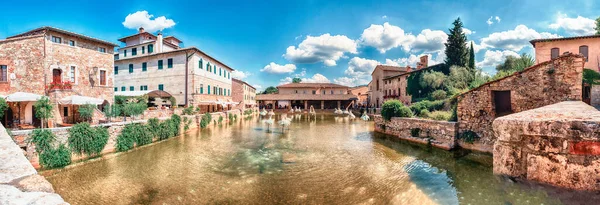 Panoramatický Výhled Ikonické Středověké Termální Lázně Významné Památky Památky Městě — Stock fotografie