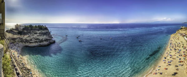 Panoramisch Uitzicht Het Hoofdstrand Van Tropea Een Badplaats Gelegen Aan — Stockfoto