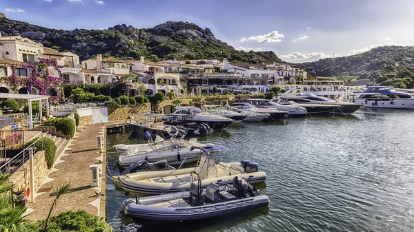 Pohled Přístav Luxusními Jachtami Poltu Quatu Sardinie Itálie Toto Malebné — Stock fotografie