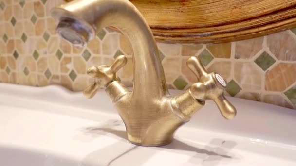 video di rubinetti