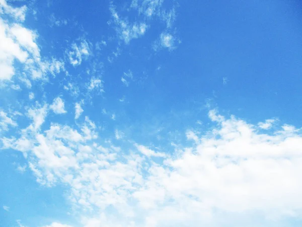 Блакитне Небо Хмари Дерева Пейзаж — стокове фото