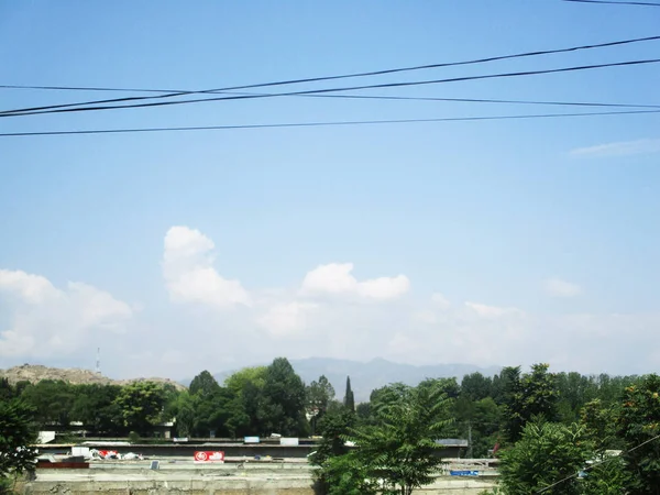 Ciel Bleu Nuages Arbres Paysage — Photo