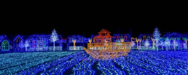 Osaka Kalesi gece aydınlatma, Osaka, Japonya - Kasım 2017: 