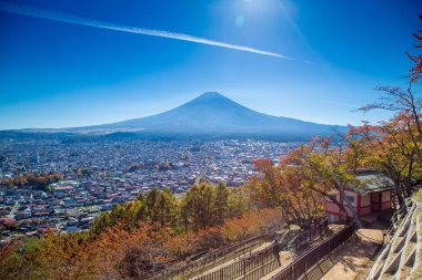 Fuji Dağı Gölü Kawaguchiko baharat Japonya sonbaharda görüntülendi.