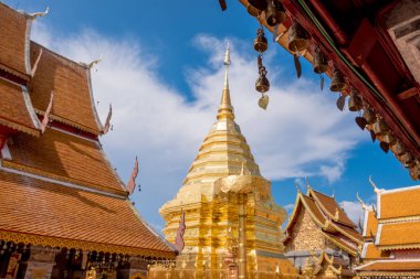 Budist Tapınağı isim Wat Phra Bu DOI Suthep şehirde Chiang Mai, Tayland - en güzel altın stupa Tayland içinde.