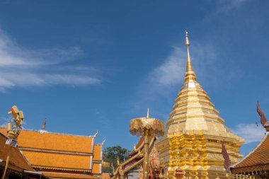Budist Tapınağı isim Wat Phra Bu DOI Suthep şehirde Chiang Mai, Tayland - en güzel altın stupa Tayland içinde.