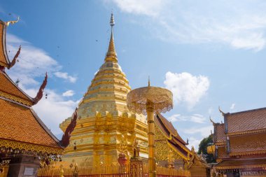 Budist Tapınağı isim Wat Phra Bu DOI Suthep şehirde Chiang Mai, Tayland - en güzel altın stupa Tayland içinde.