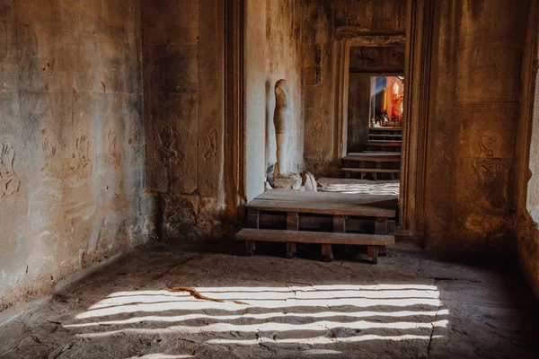 Dünya Mirası ve aynı zamanda yedi dünya içinde Siem Reap, Kamboçya Angkor Wat gölge ışık