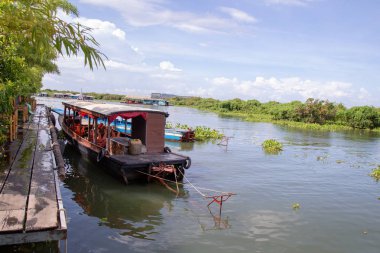 Taşkın köyü adı Kampong Phluk kayan köyü Tonle Sap Gölü, Siem Reap Eyaleti, Kamboçya