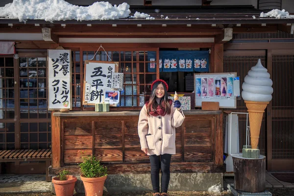 Gifu Japonsko Prosinec 2018 Zmrzlina Shop Vesnice Shirakawa Zimě Šťastná — Stock fotografie