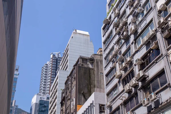 Kowloon adası, Hong Kong - Eylül 2018 - Hong Kong Çin konut tarafından Hong Kong Kalabalık Apartman binası. Dünyanın en yoğun dolu yerlerinden biri.