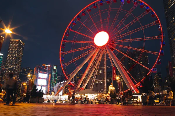 Central Harbour cephesi, Hong Kong - Eylül 2018 : Habourfront'daki Central Piers 9 ve 10 arasında yer alan Aia Vitality Park'taki Hong Kong Gözlem Çarkı, merkezdeki yerel bir dönüm noktasıdır Hk.