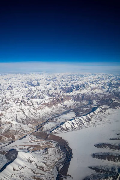 Вид Воздуха Вершины Гималайских Гор Окна Самолета Снежным Покровом Горных — стоковое фото