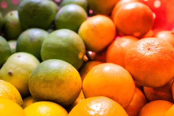 Limón Verde Limón Tailandia Limones Cesta Metal Con Efecto Naranja —  Fotos de Stock