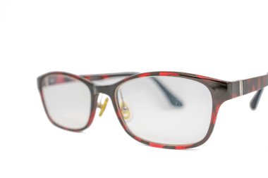 Gözlük Güneş Gözlüğü için Tiger desen çerçeve ile beyaz arka plan izole. Sağlıklı, görme koruma ve optik lens Soyut.