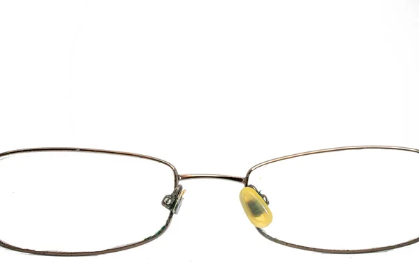 Zerbrochene Brille Auf Weißem Hintergrund Ohne Brillennase Zusammenfassung Von Gesunden — Stockfoto