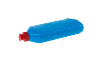 deterjan beyaz zemin üzerine plastik şişe