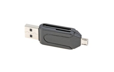 Beyaz arka plan üzerinde izole Usb kart okuyucu
