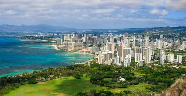 Waikiki ve çevreleyen Diamond Head uyanık, Hawaii